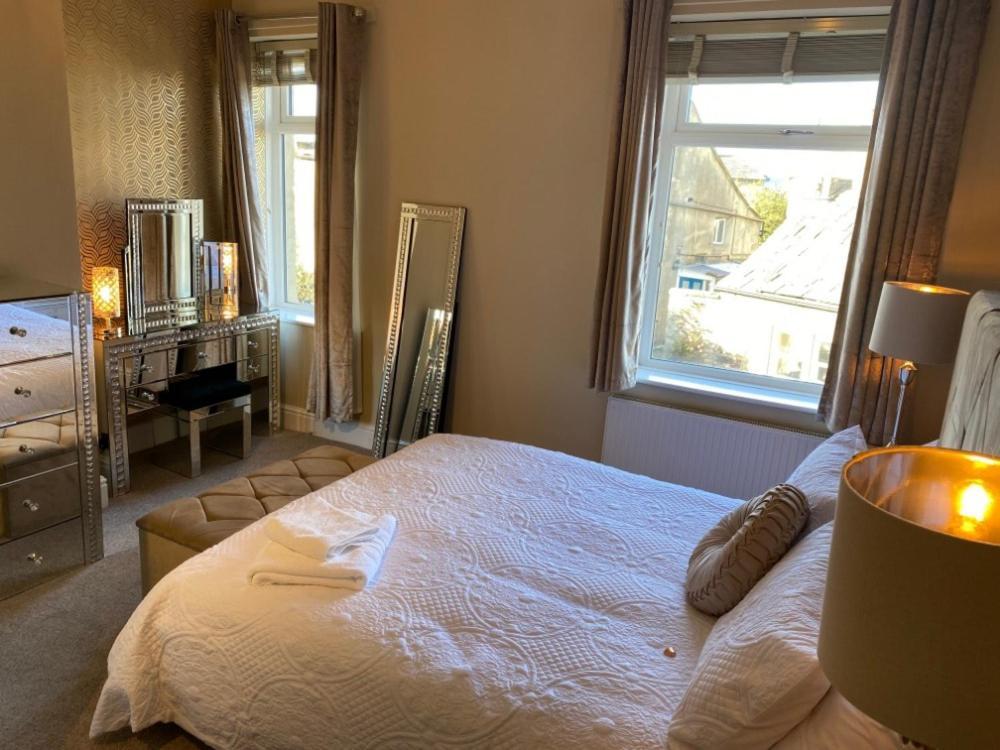 Honeybee Cottage, With A Log Fire & A Hot Tub. Bradford  Exteriör bild