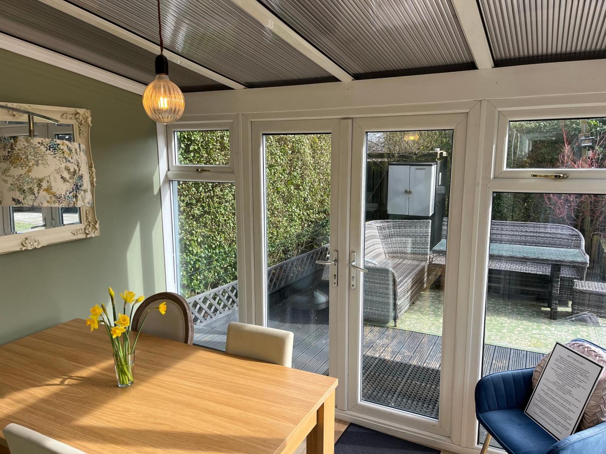 Honeybee Cottage, With A Log Fire & A Hot Tub. Bradford  Exteriör bild